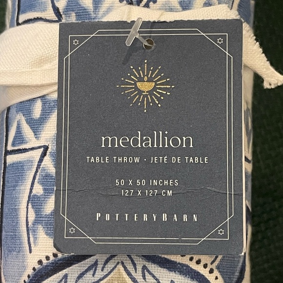 NWT Pottery Barn Blue Medallion Table Runner - Picture 3 of 4